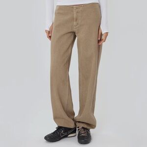 Still here sport Jean pear